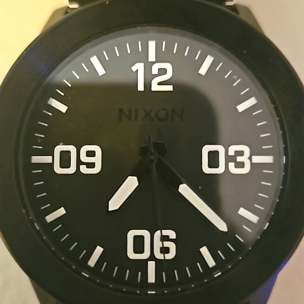Nixon Private Watch